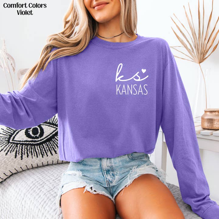 XO, Hannah - Wholesale Graphic Sweatshirt - Women's - Kansas Pocket Wildcats Colors1