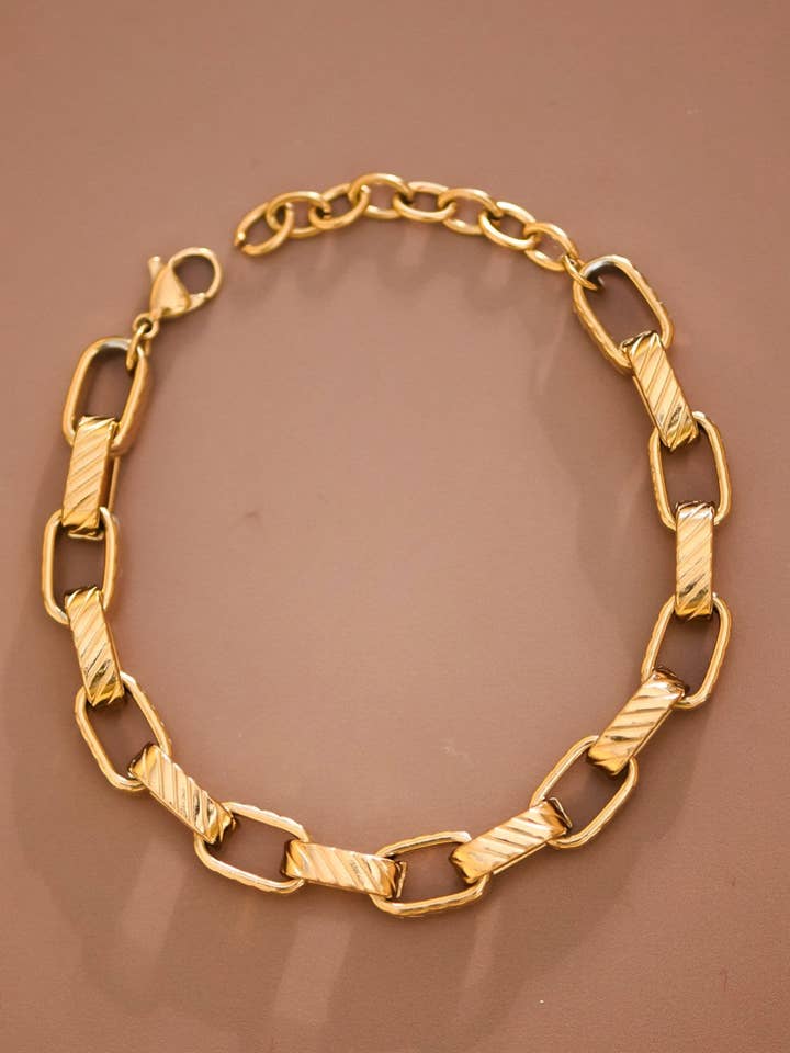 18K Gold Plated Waterproof Stainless Steel Chain Bracelet - 7066 for wholesale by Mia Accessories
