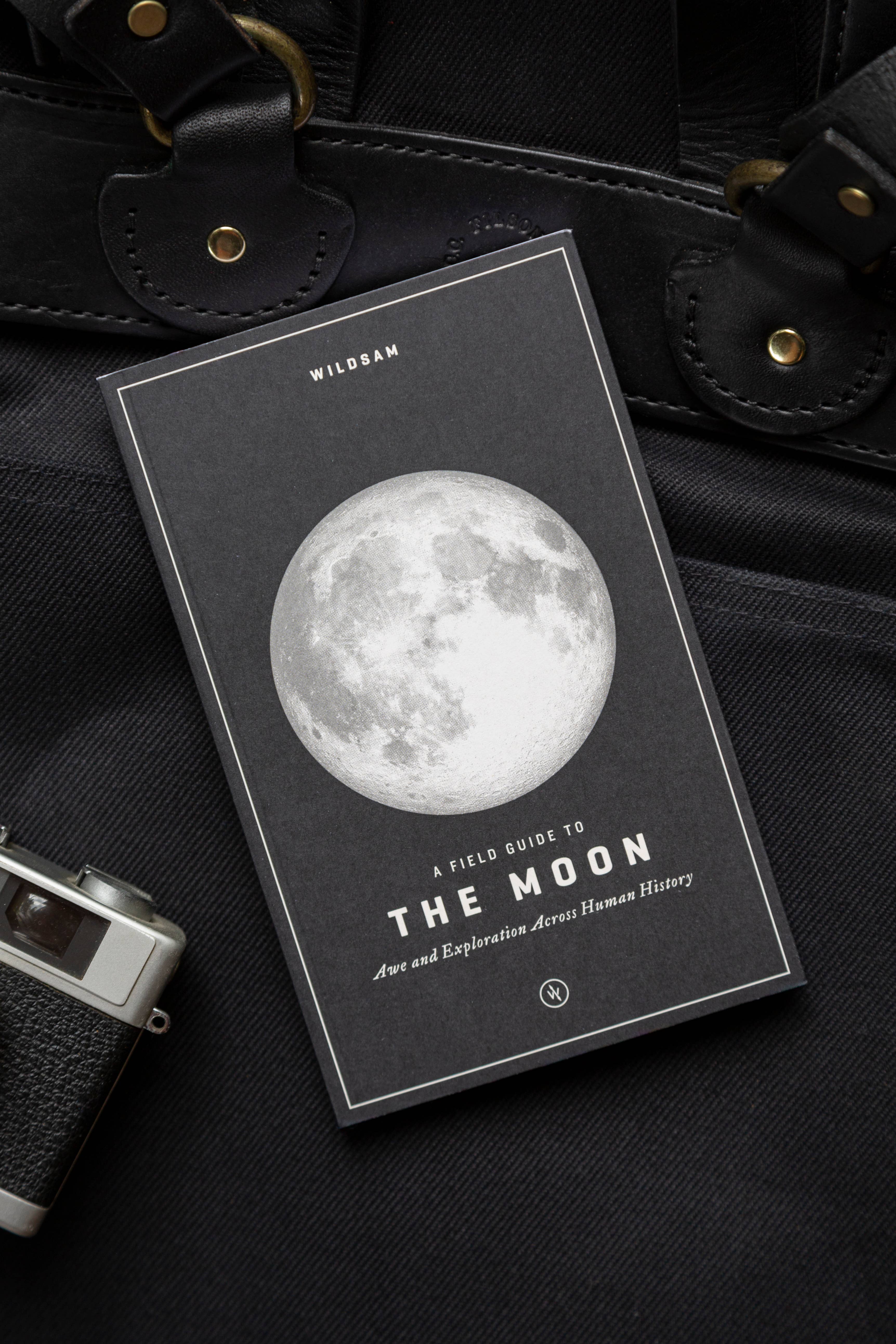 Wildsam Field Guides - Wholesale Nature & Outdoors - The Moon Field Guide Book3
