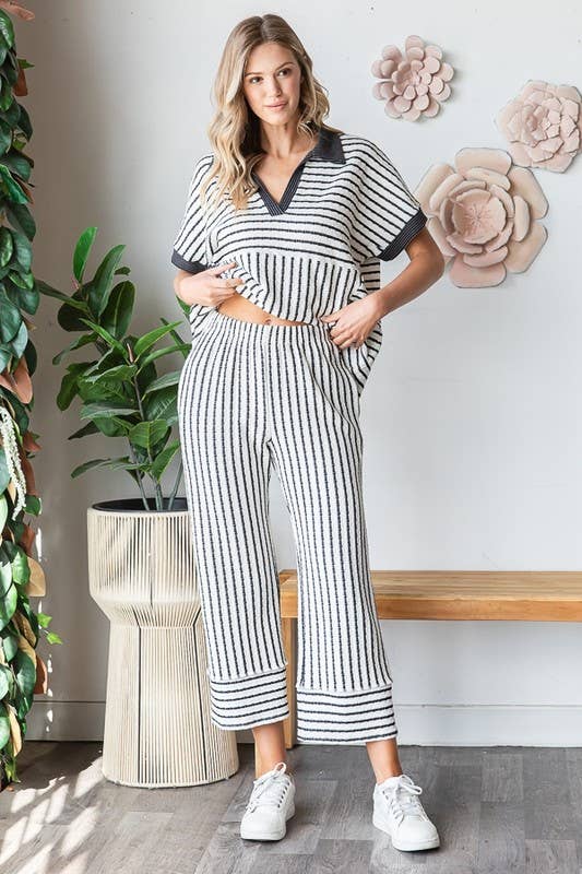 HEIMISH – wholesale Pants – Women's – EP6854-10 JACQUARD STRIPE CROPPED PANTS4