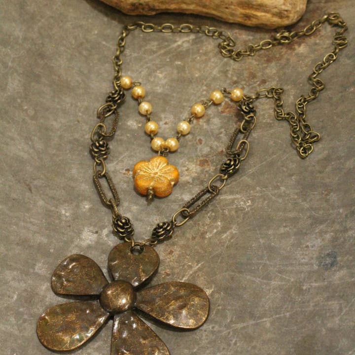 The Primitive Peddler, Inc. - Wholesale Pendant/Charm Necklace - Czech Flower Vintage Elite Stone Layered Necklace