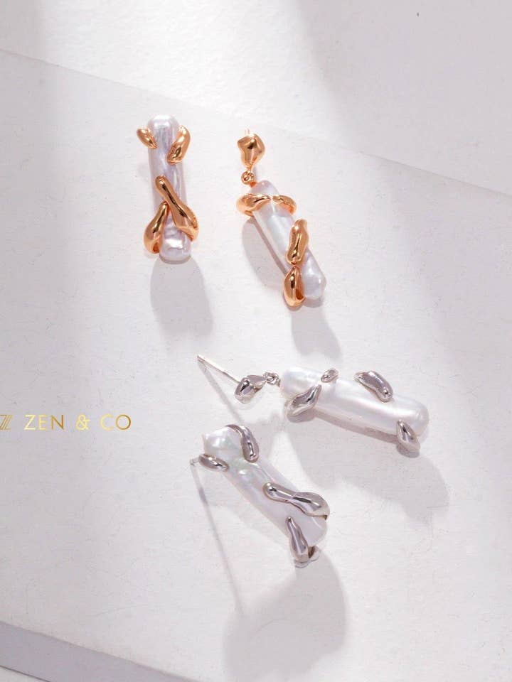 GAIA zarte asymmetrische Ohrringe mit Barockperlen und offener Ring für den Großhandel von ZEN&CO Studio