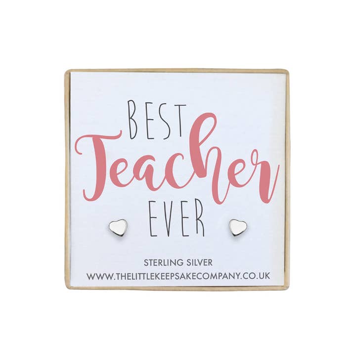 Ohrringe aus Sterlingsilber mit herzförmigem Zitat — Best Teacher Ever für den Großhandel von The Little Keepsake Company