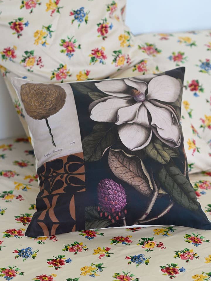 Housse de coussin "Magnolia" *coton biologique pour la vente par Lazybones