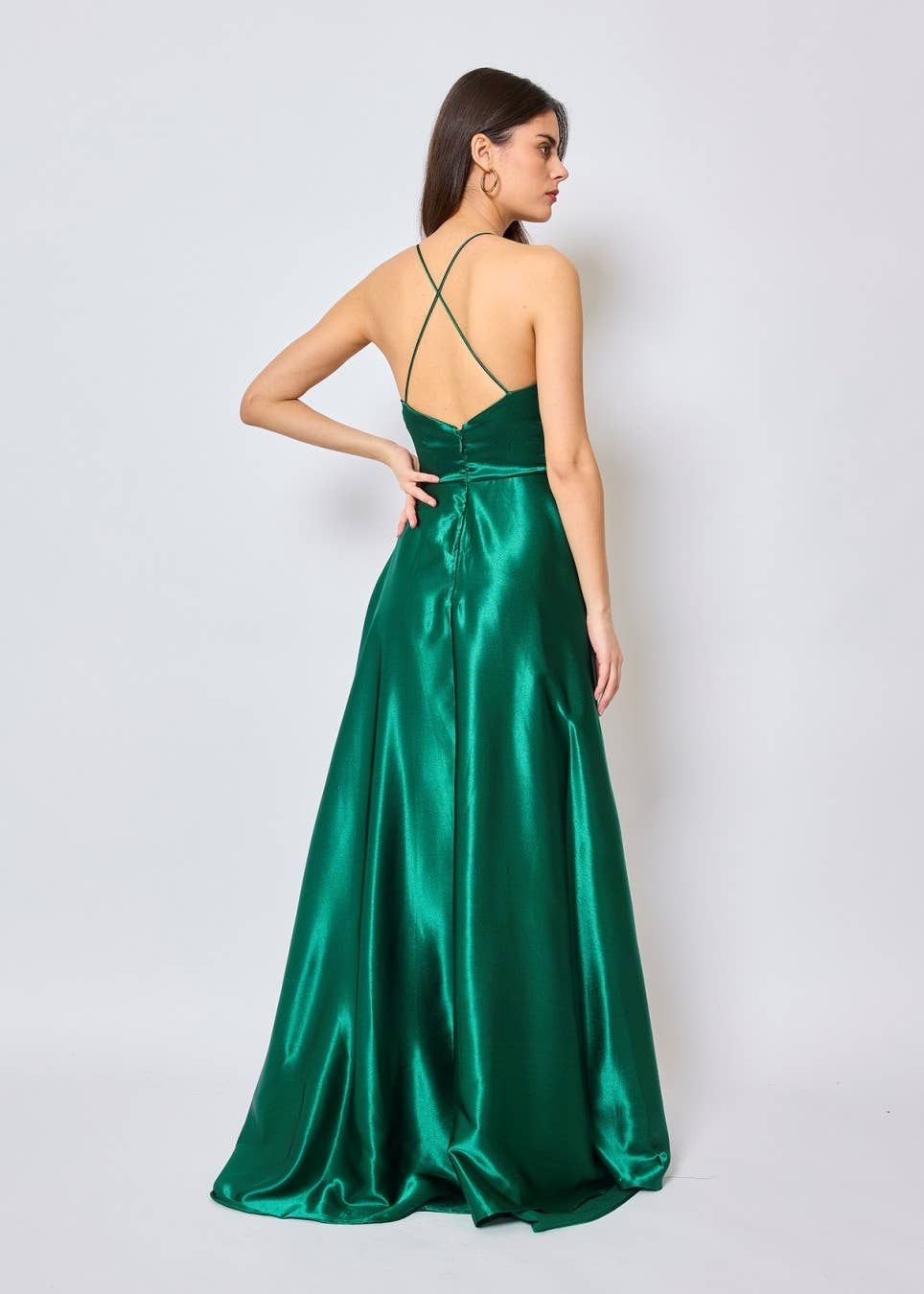 Eva & Lola - Epsilonn – Engroshandel Aftenkjole - Dame – Lang flydende satin kjole med åben ryg - HM218817