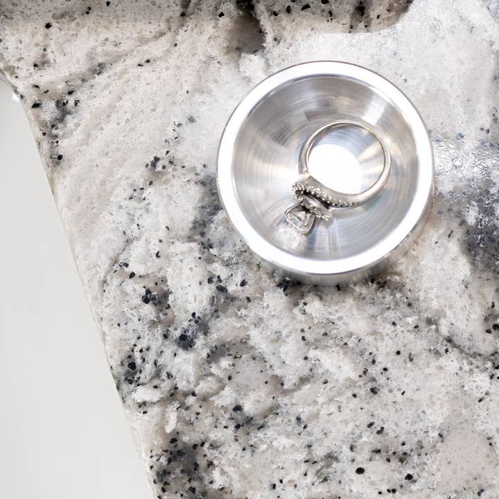 Kimberly Ann Creations - Venta al por mayor Joyero de plato - Soporte para joyas OA2AL Plato para anillos Cuenco para pendientes Aluminio sólido