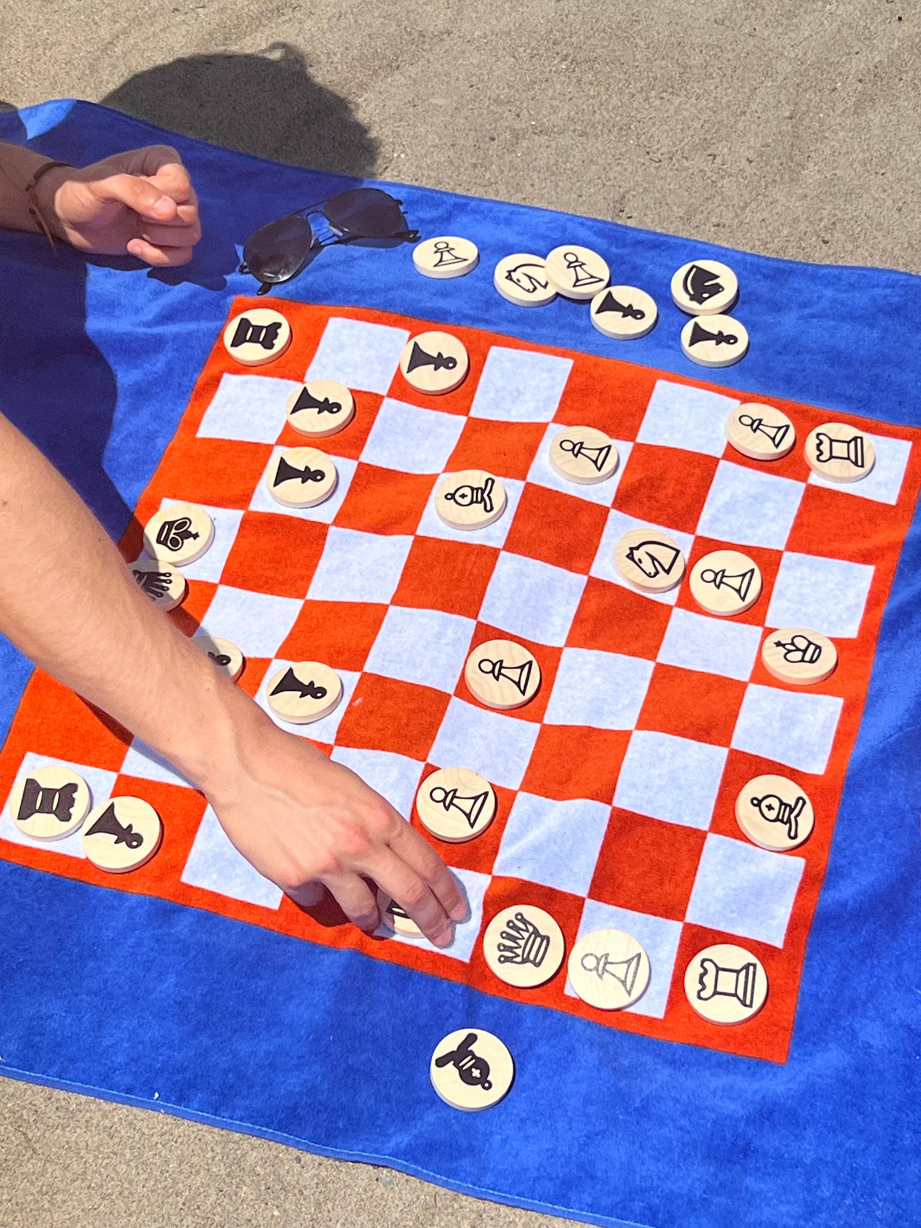 The Game Towel - Venta al por mayor Toallas de playa - Toalla The Chess and Checkers, almohada inflable incluida0