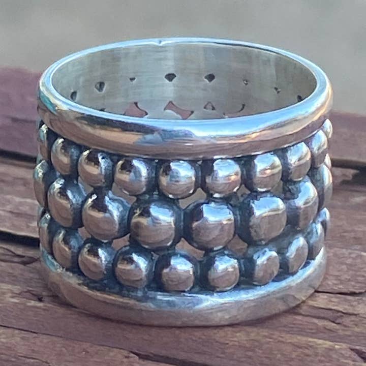 Handmade Sterling Silver Ball Cigar Band Ring and other Purchase Wholesale liquide cigarette électronique. Free Returns & Net 60 Terms on Faire trending on Faire.