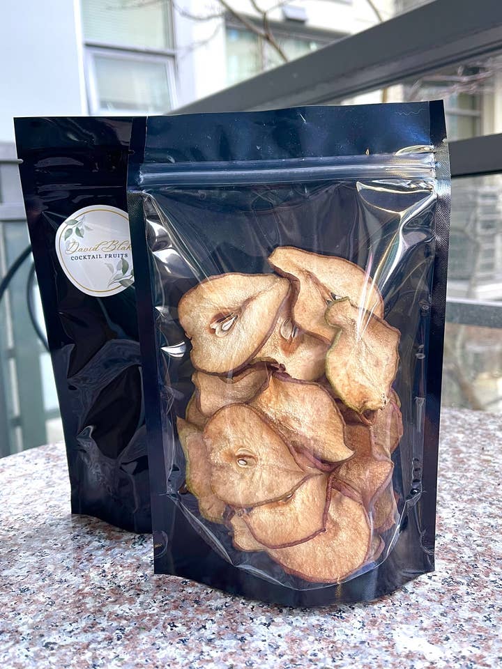 Tasche mit über 20 kleinen Birnenstücken für den Großhandel von David Blake Cocktails