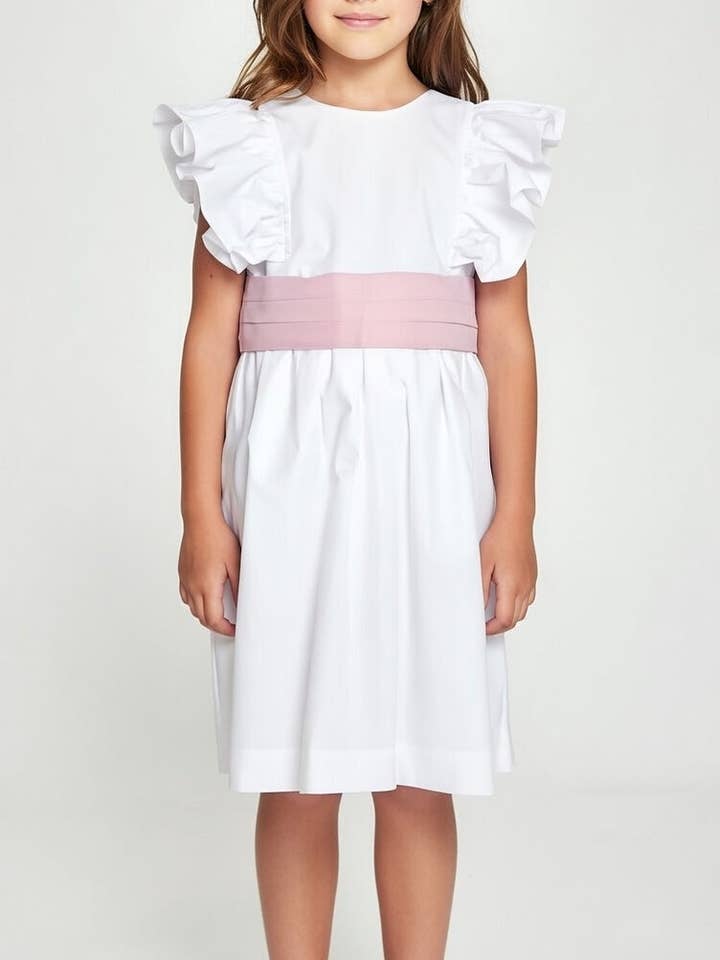 Hvid ceremonikjole med flæser (valgfri båndfarve) for engroshandel hos Maria Chicória