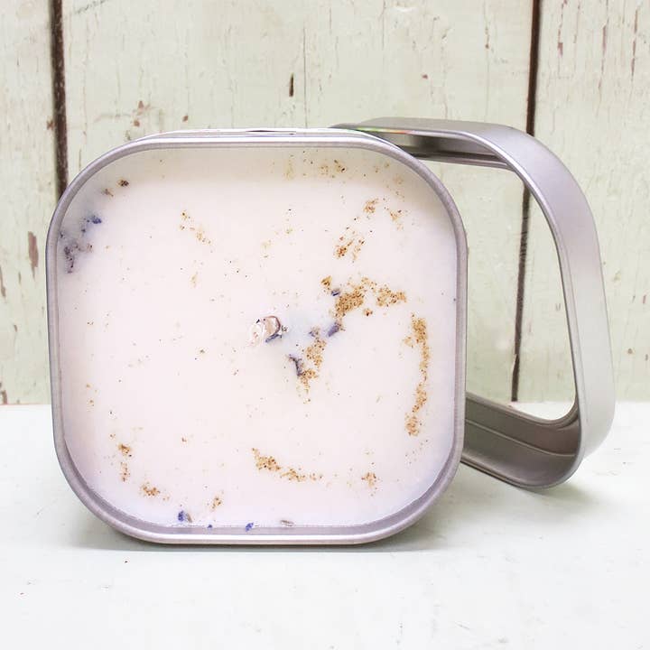 Green Daffodil Bath & Body - Wholesale Travel Candles - Lake Michigan Breeze Soy Candle in Small Tin -Beach Breeze2