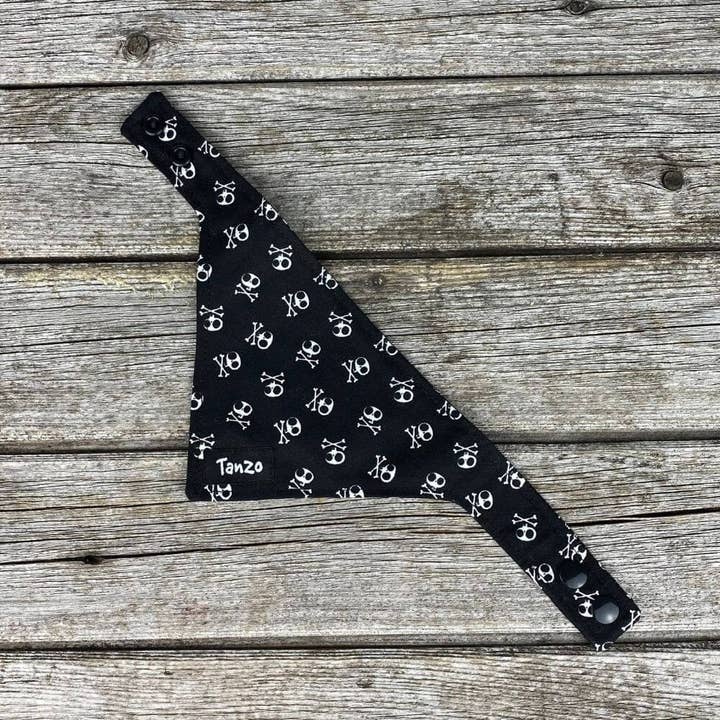 Créations Tanzo - Wholesale Pet Scarf - Cat/Dog - Cat scarf, danger2