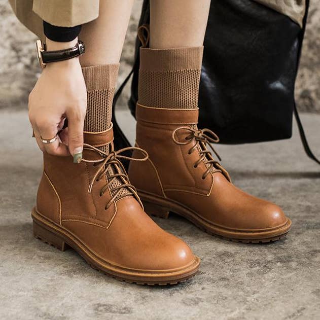 Stivali da combattimento alla moda in pelle di pecora, stile retrò, robusti, stivali con fibbia, caffè scuro/nero per la vendita all'ingrosso da parte di DWARVES