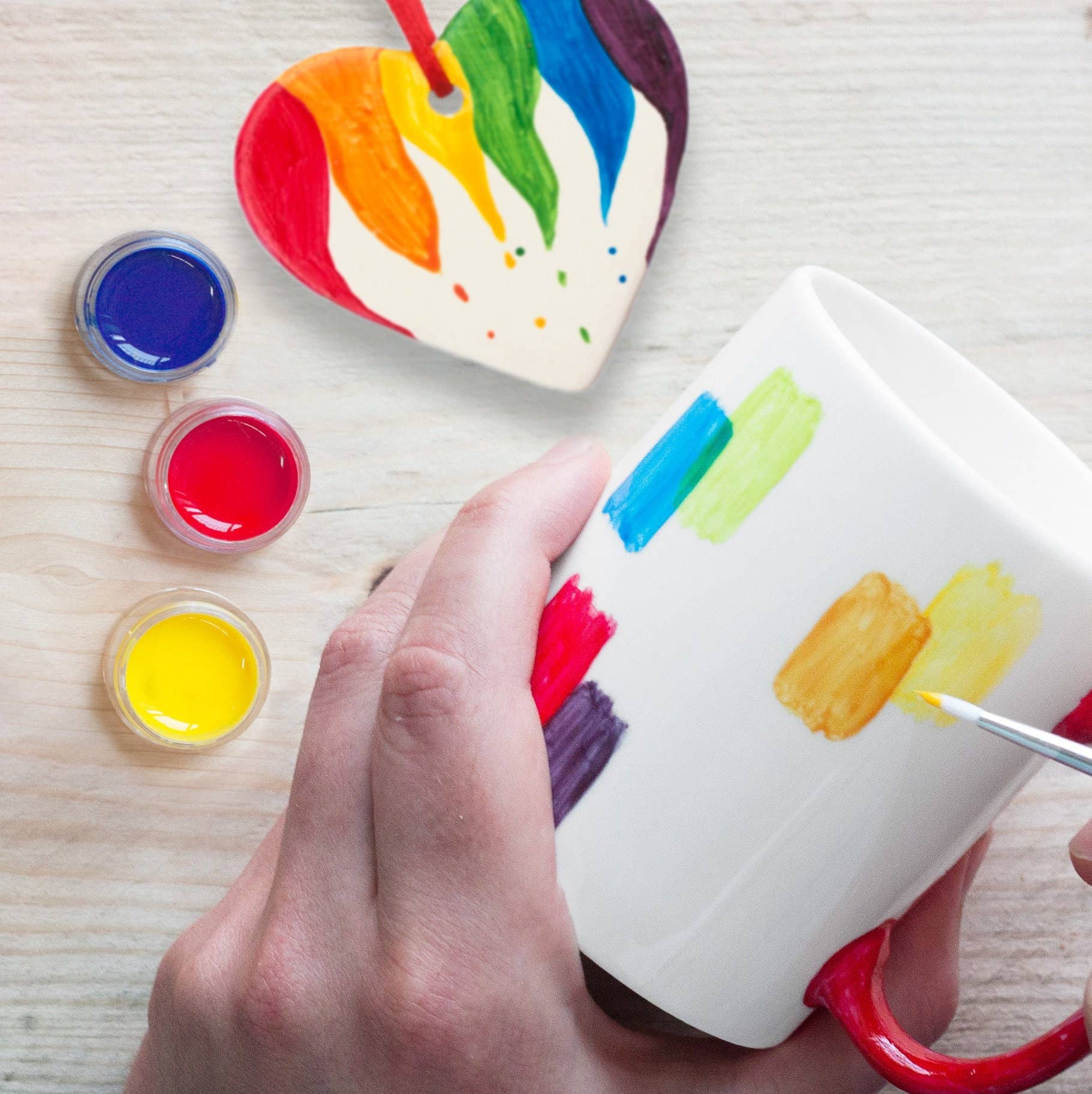 The Crafty Hen – wholesale DIY craft kit – Ceramic Painting Kit1