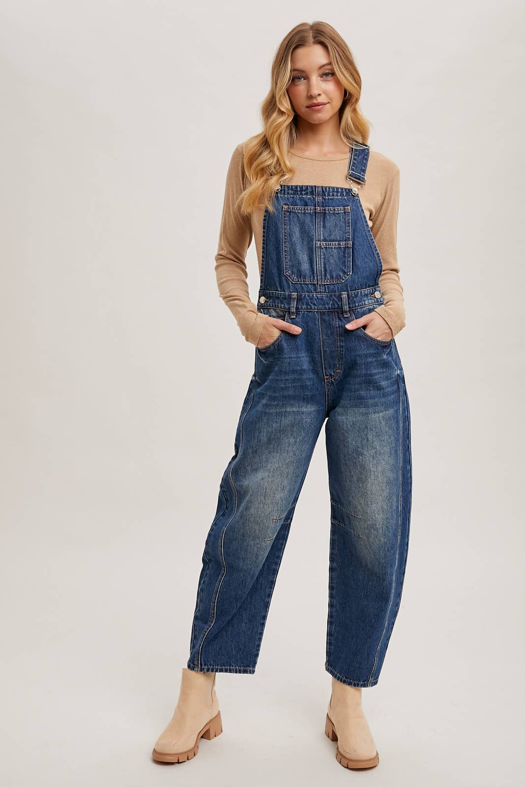 Bluivy – Engroshandel Overalls - Dame – Denim bukselårsoverall med moderne, vidde pasform21