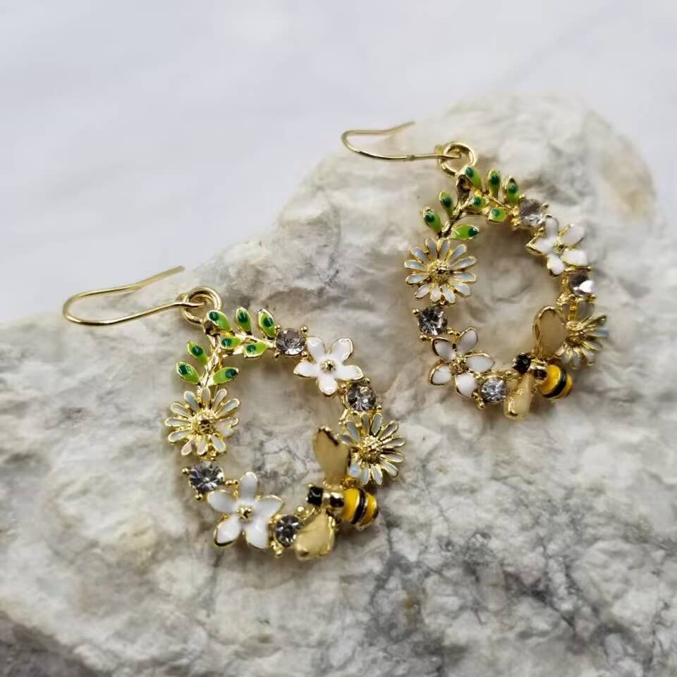The Pretty Jewellery - Vente Boucles d'oreilles pendantes - Boucles d'oreilles en cristal et abeille en émail1