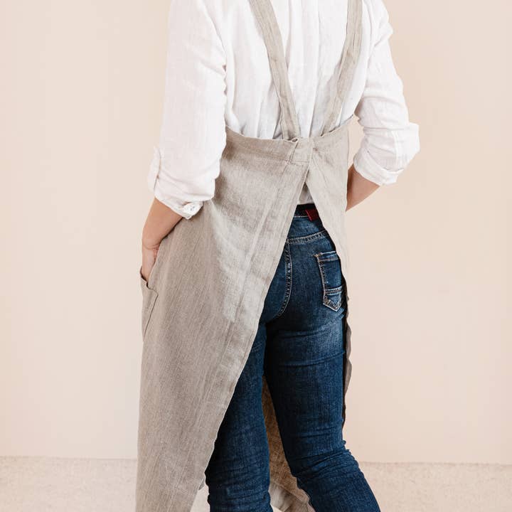 LinenQ - Wholesale Apron - Cross back linen apron 5