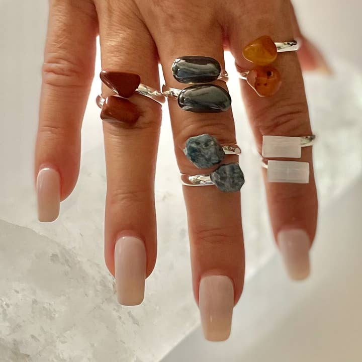 Moon Child – Anel de banda por atacado – Anel de envoltório ajustável banhado a prata selenita1