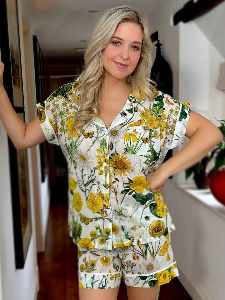 Ensemble de pyjama court - Mellow Yellow pour la vente par Rosehip Design