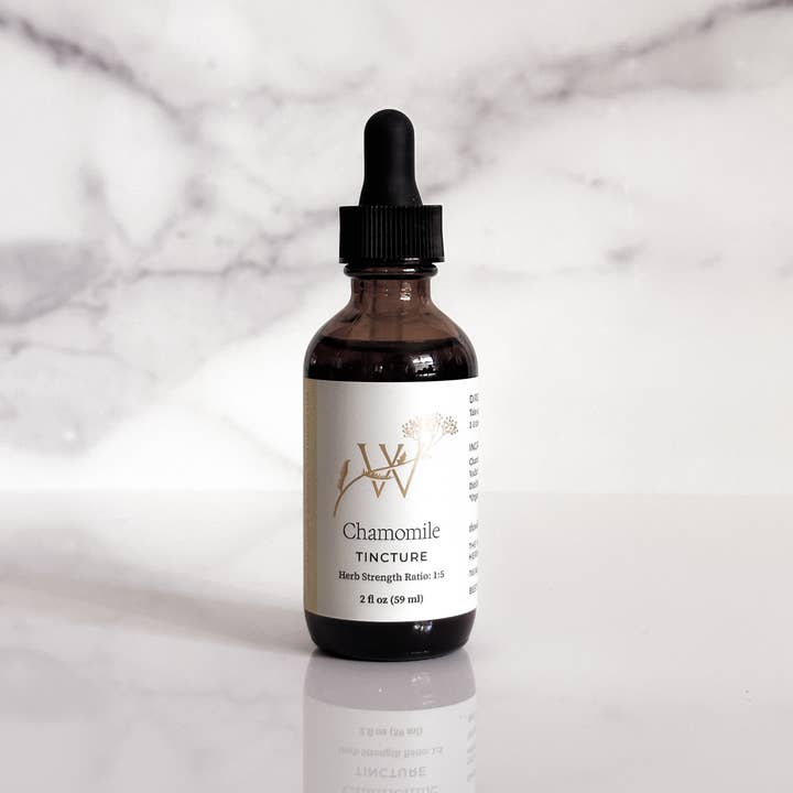 Tintura di camomilla per la vendita all'ingrosso da parte di Wilderness Maven Apothecary