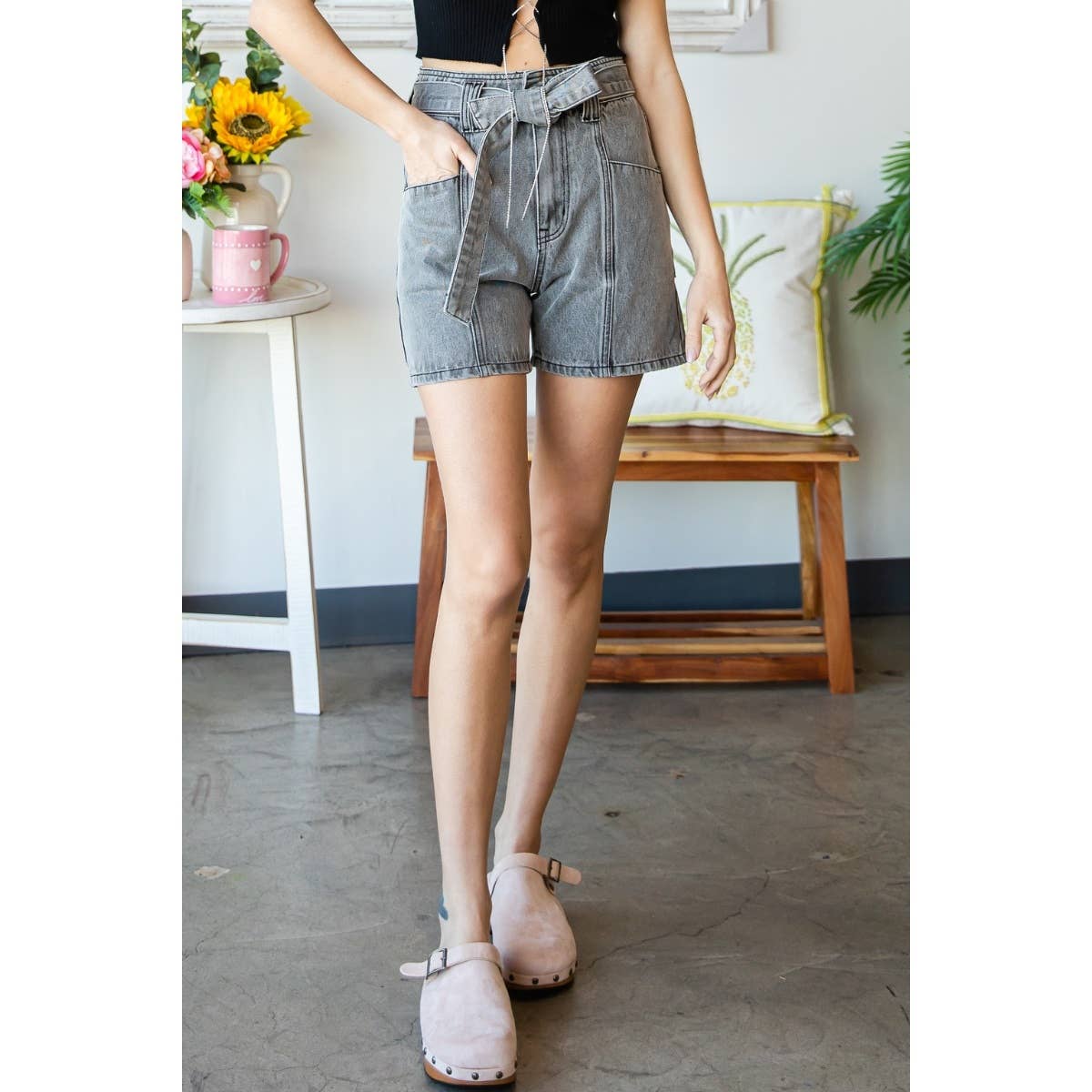 Gris Short en jean ceinturé en vente sur Faire1