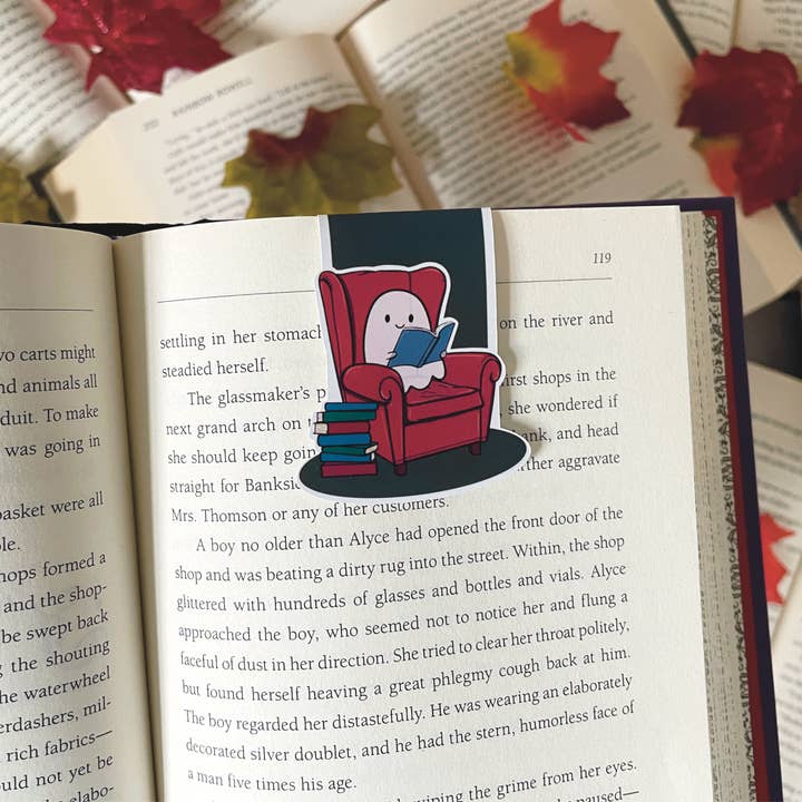 Magnetisches Lesezeichen beim Lesen von Geistern in einer Bibliothek für den Großhandel von The Peachy Polka Dot