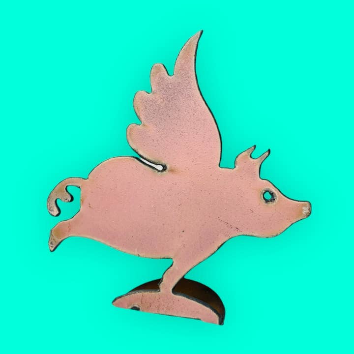 Figurine debout cochon volant ferme ferme snarky recyclé pour la vente par Iron Jewel