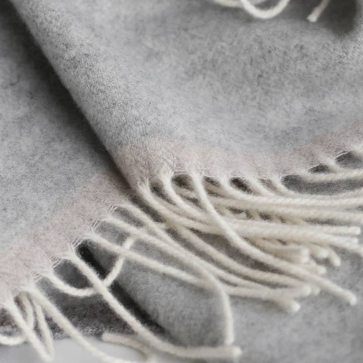 MoST - Wholesale Throw Blanket - Merino/cashmere Throw Blanket MILANO - light grey1