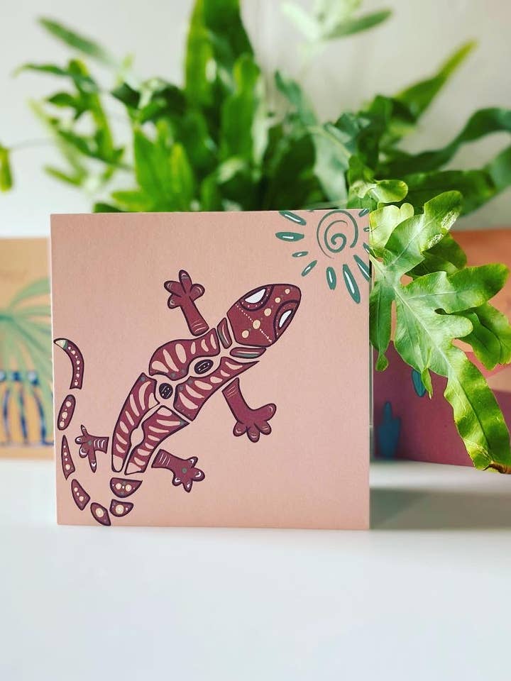 Gratulationskort - Earthy Gecko & Sun för wholesale av Faodail Studio