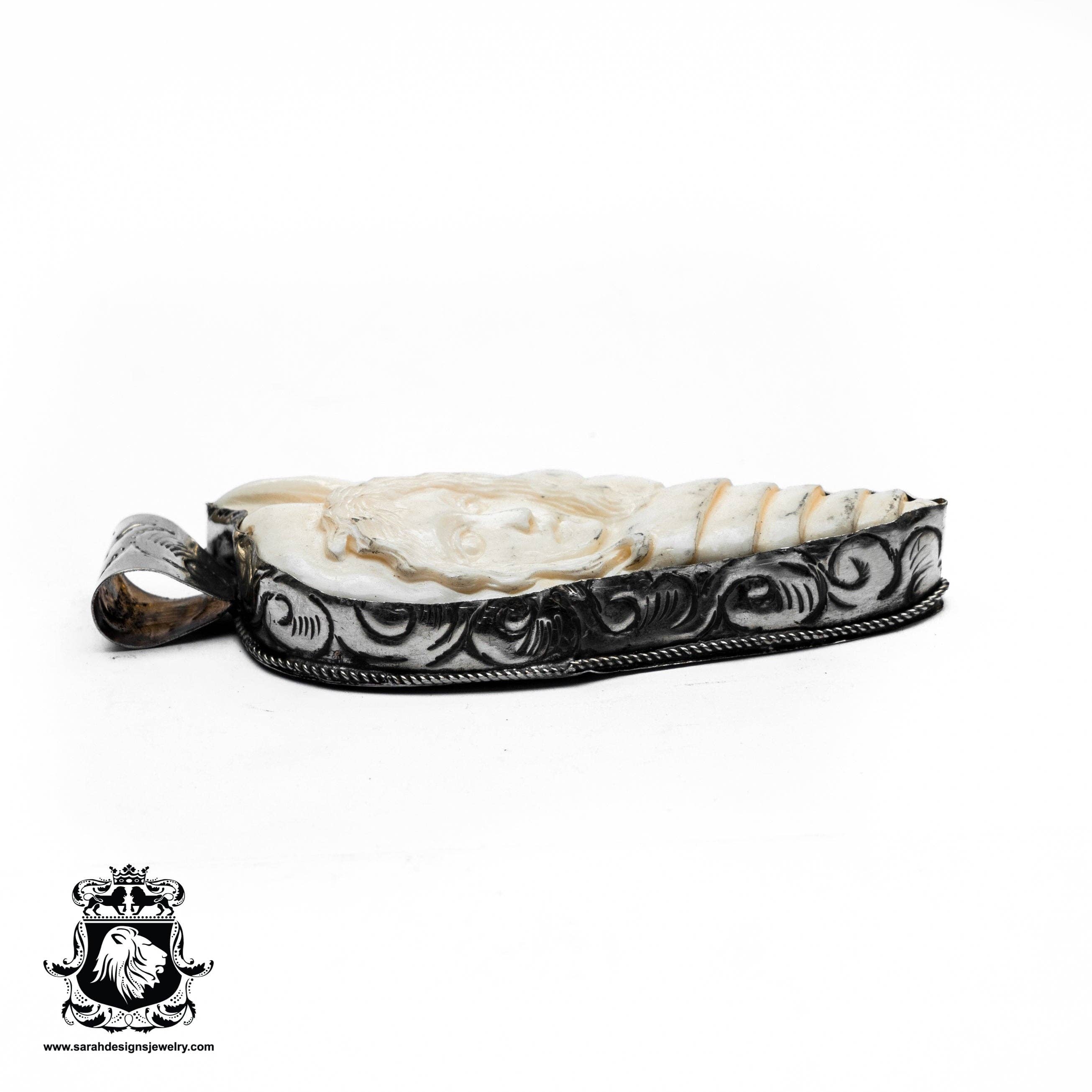 SARAH DESIGNS JEWELRY - Venta al por mayor Collares con colgantes/abalorios - Colgante y cadena de plata tallada en forma de concha victoriana con forma de mujer N3544