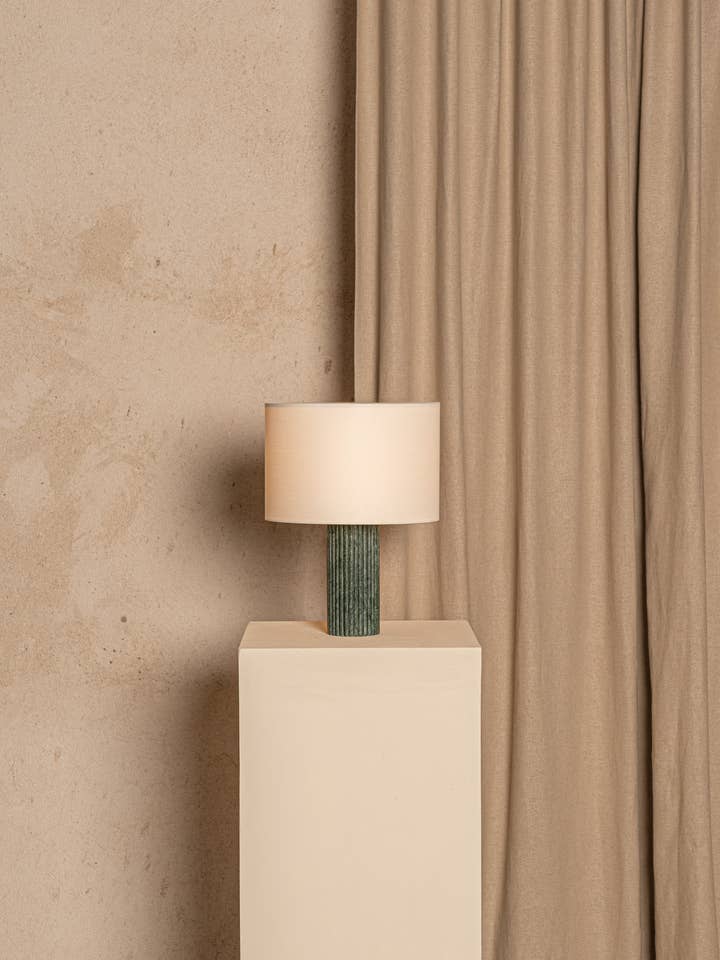 Lampe de table Flutita Marbre Vert pour la vente par Simone et Marcel