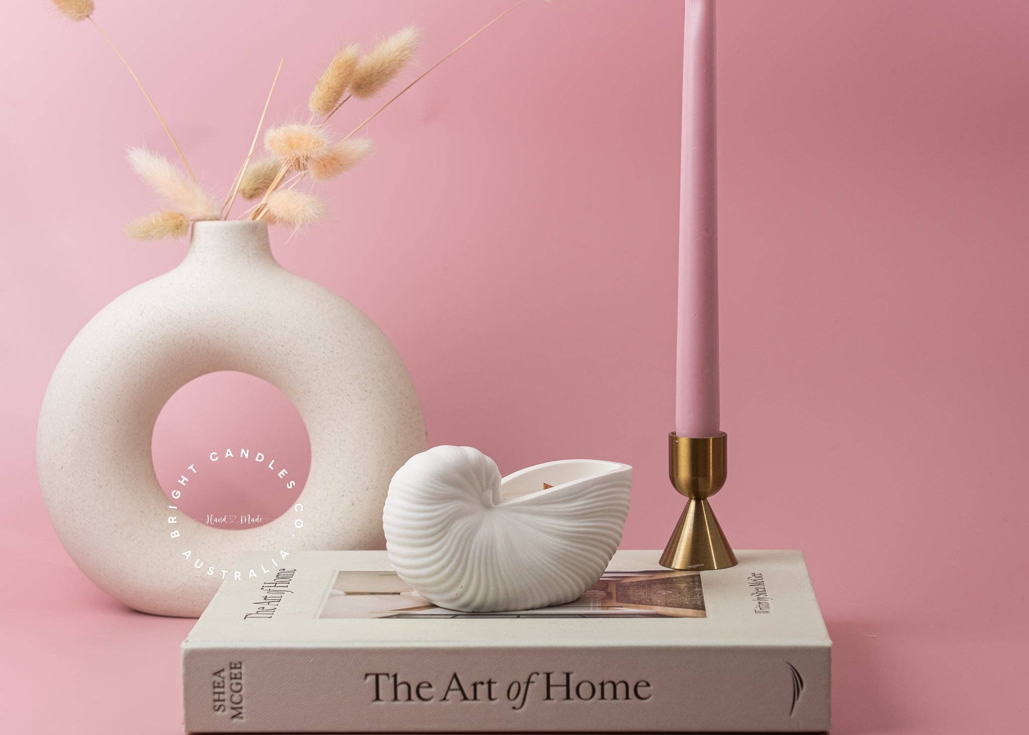 Bright Candles Co. - Venta al por mayor Velas de diseño llamativo - Vela aromática de cera de coco y conchas3