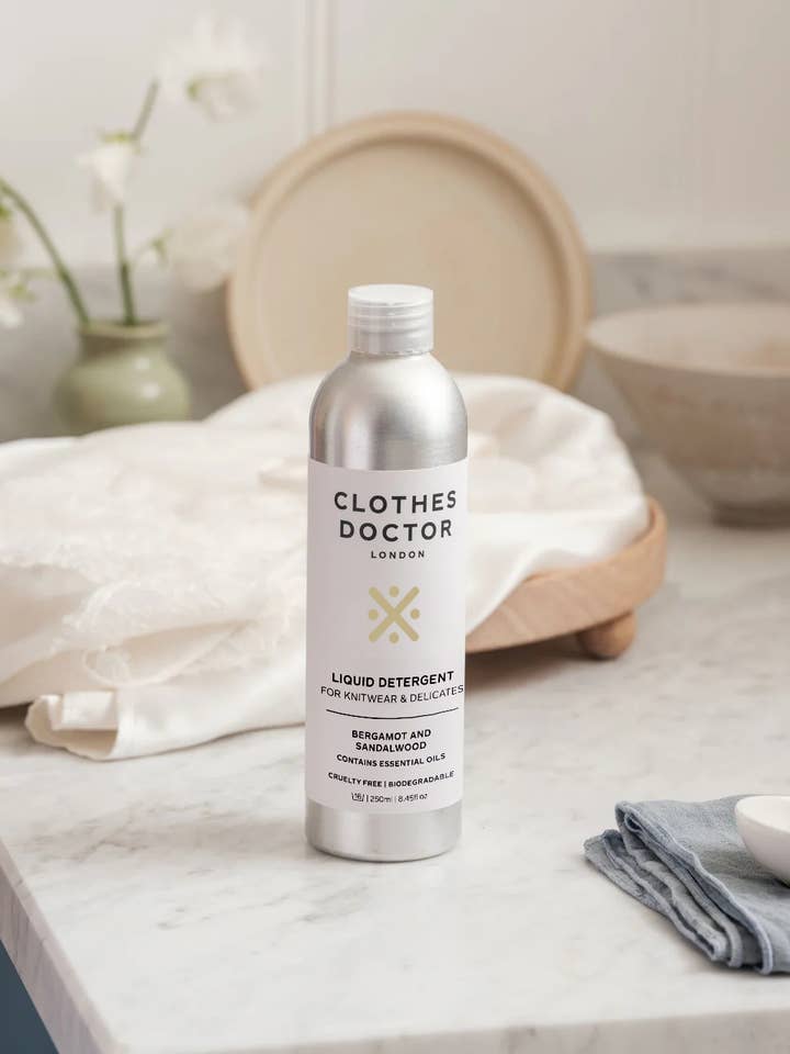 Détergent pour Tricots et Délicats | Bergamote & Bois de Santal pour la vente par Clothes Doctor