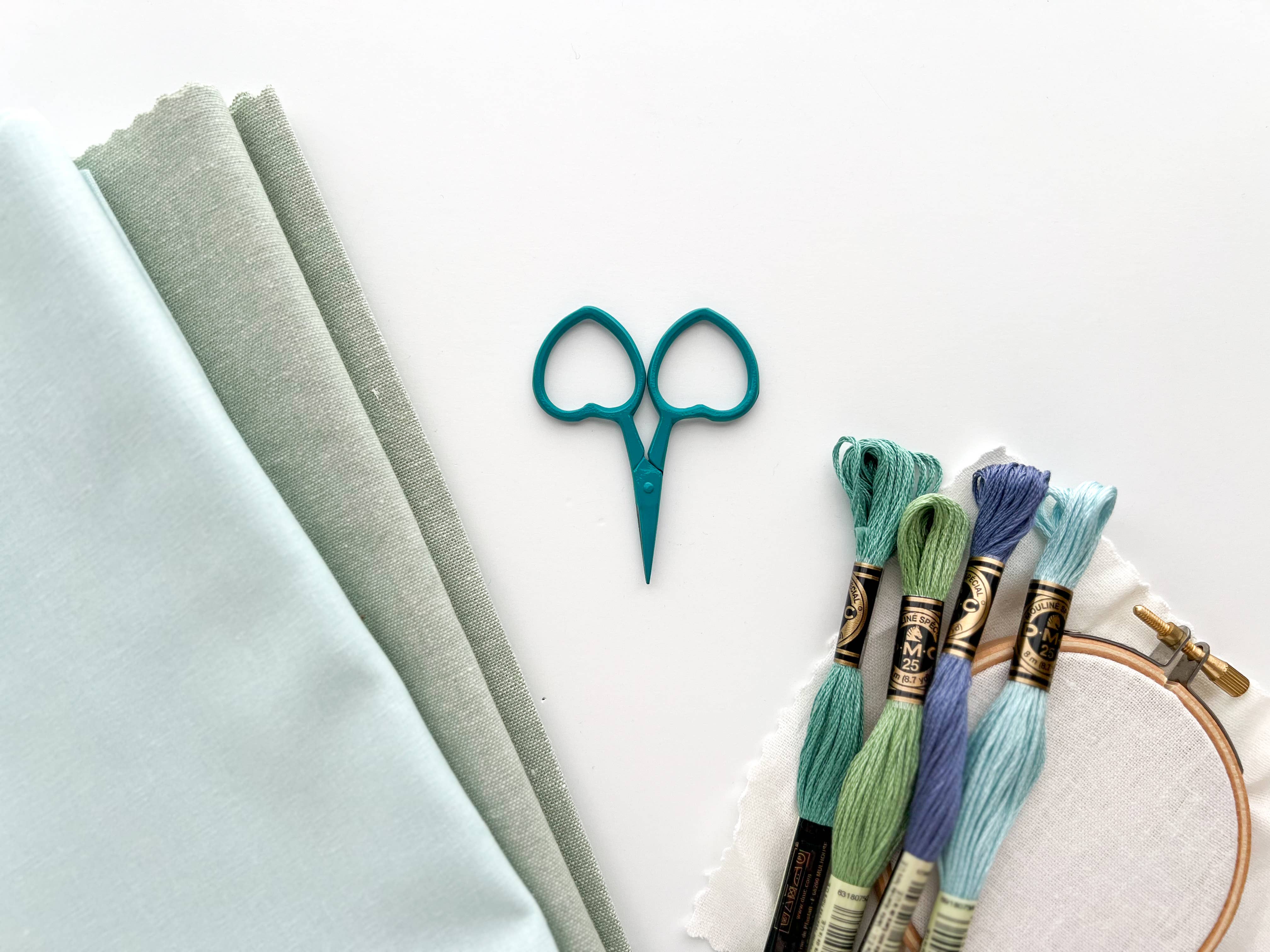 Matryoshka Doll Shop - Wholesale Scissors - Small Heart scissors, tiny embroidery scissors, little snips3