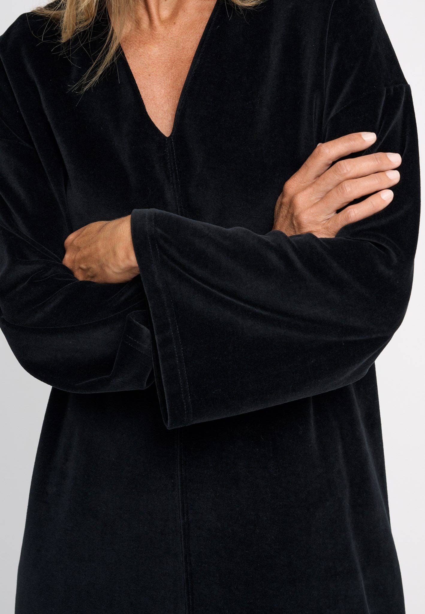 moshi moshi mind – Großhandel Kleid – Damen – helia Kleid aus Samt – schwarz5