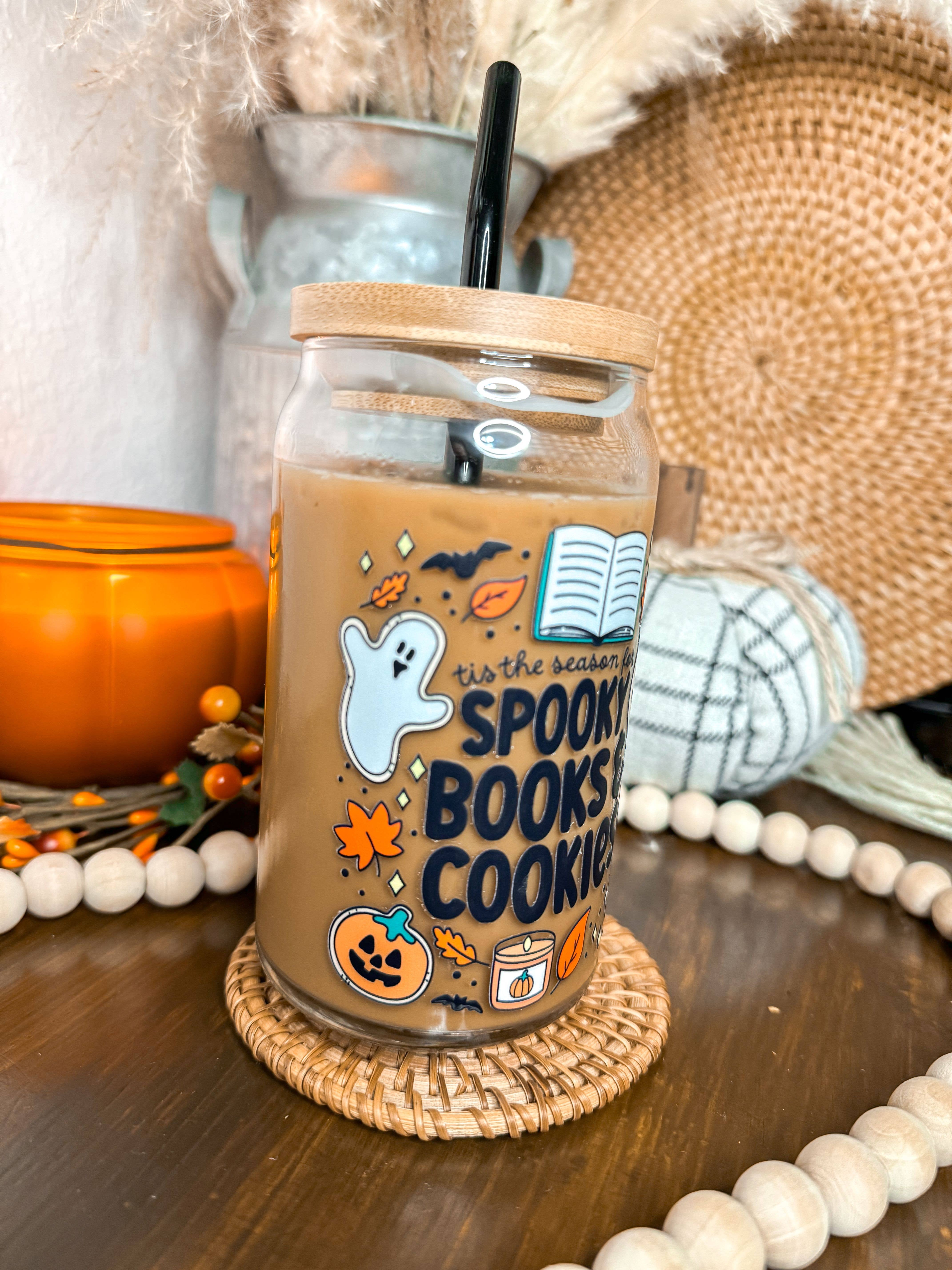Curly Tailed Designs - Wholesale Drinking Glass/Cup - Spooky Books & Cookies 16oz & 20oz Halloween Glass Cup2