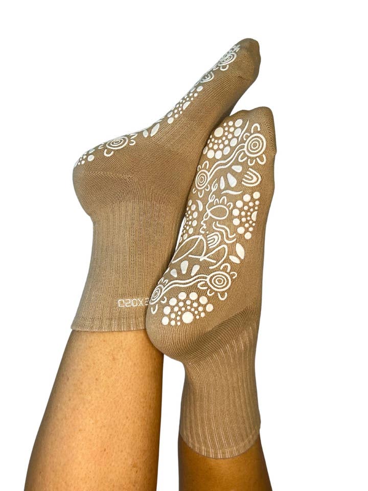 GSOXS - Wholesale Socks - Unisex - Latte/White Crew Grip Socks (Birdee) 0