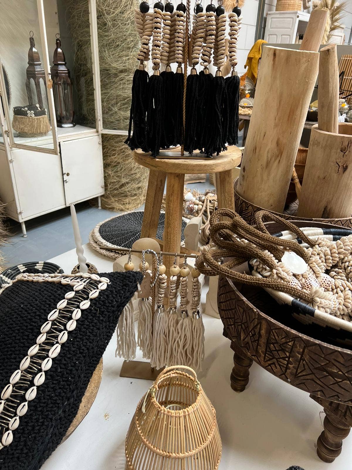 Noa May - Wholesale Decorative Tassel/Wall Drop - Tassel shells natural Kuyi1