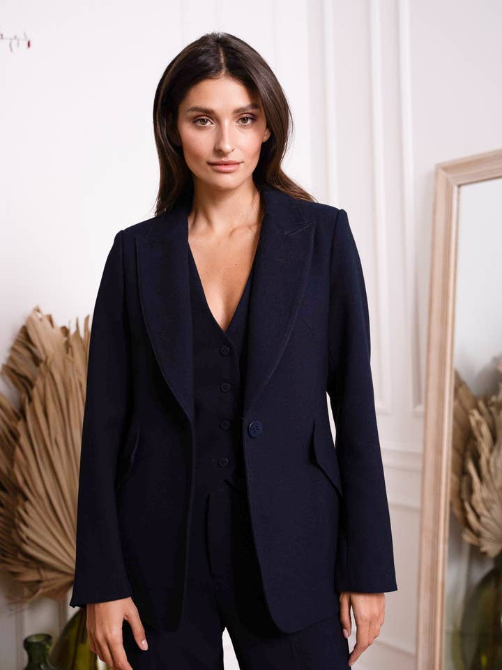 Blazer aderente con bottoni in tinta unita, materiale invernale per la vendita all'ingrosso da parte di Attentif Paris