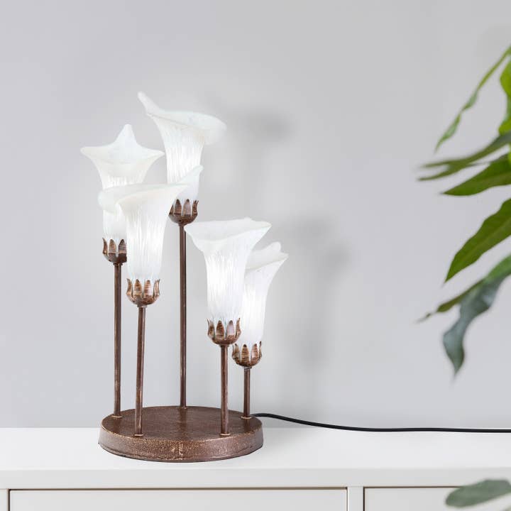 River of Goods - Vente Lampes d'appoint/de bureau - Lampe de table avec base en bronze de 19,5" H et abat-jours blancs Calla Lily4