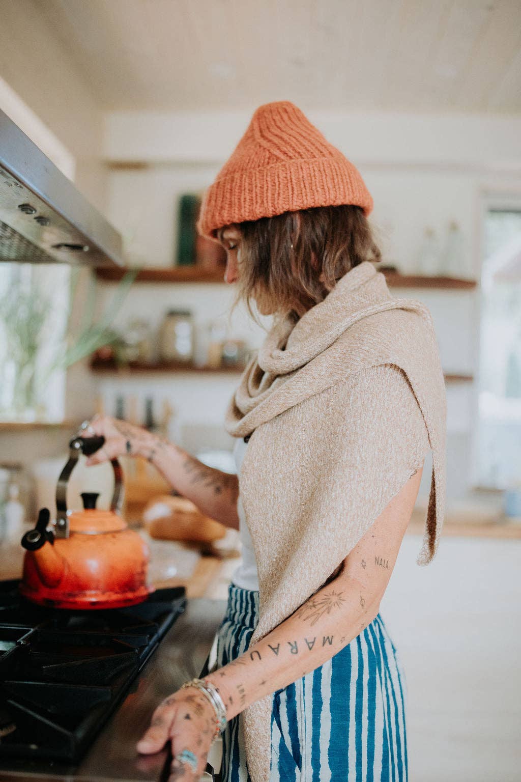 Happy French Gang - Wholesale Wrap - Women's - Hand-loomed Camel Laurette Shawl, Undyed Alpaca3