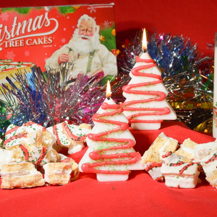 Glow Worm Goods - Wholesale Novelty Candle - The Little Tree Cake Candle0