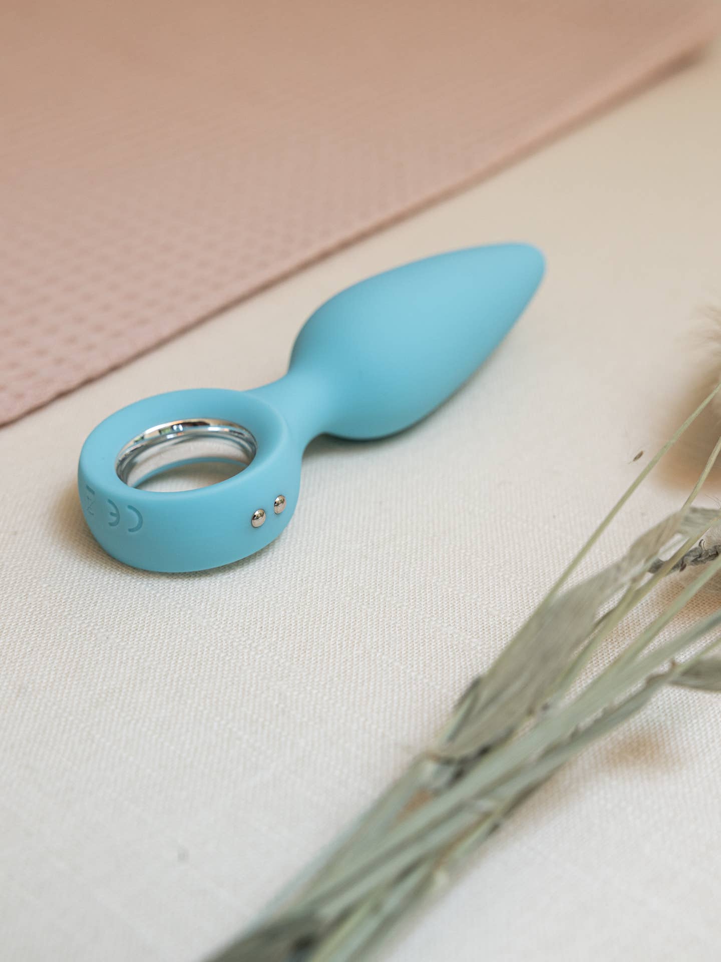 The Natural Love Company - Wholesale Sex Toy - Quince | Buttery Smooth Vibrating Butt Plug2