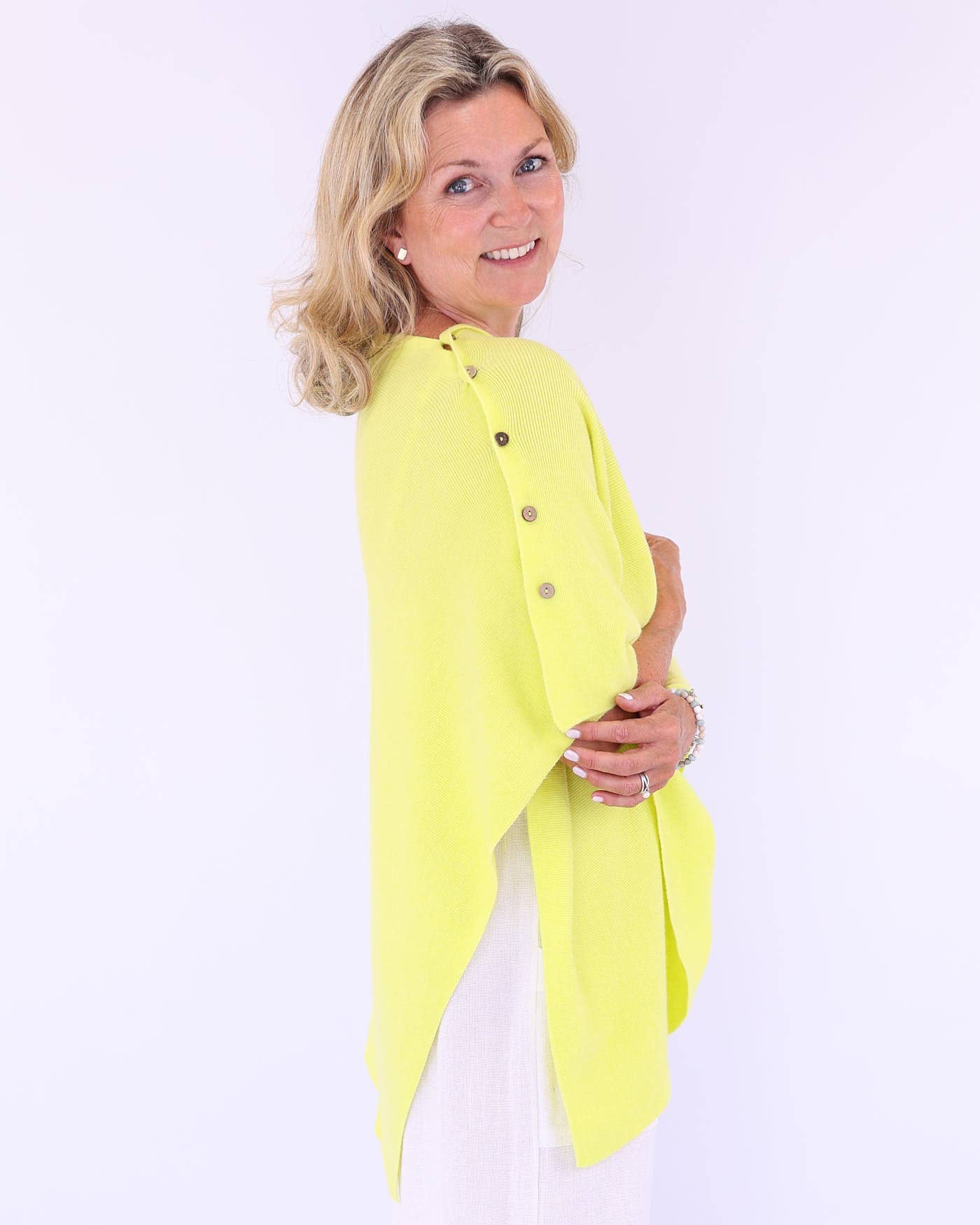 Cadenza Italy Ltd – wholesale Poncho – Women's – Summer Poncho with Buttons13