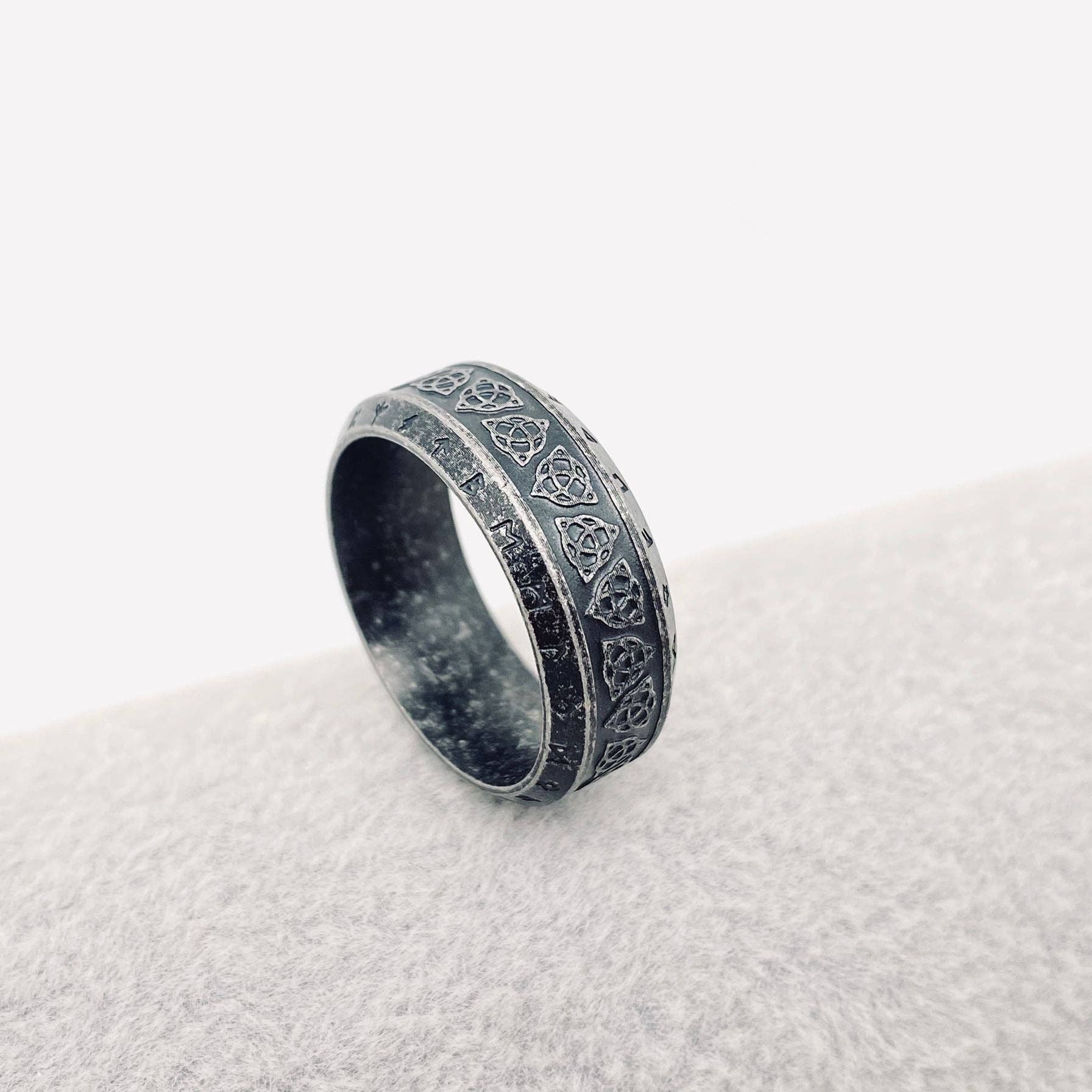 Mio Queena - Vente Anneau/bague à empiler - Bague en acier inoxydable Viking Rune Celtic Knot pour homme - MJ/MR1
