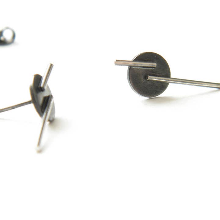 AIRLAB - Wholesale Stud/Post Earrings - Disc earrings with lines