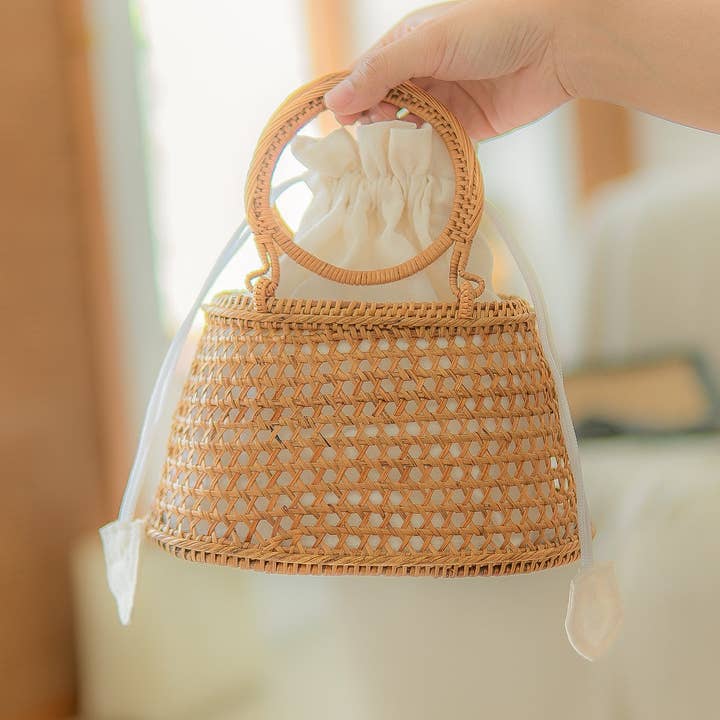 Borsa a Cerchio Camilla – Mini Borsa in Rattan Intrecciato a Mano con Fodera in Cotone per la vendita all'ingrosso da parte di Kayu&Co.