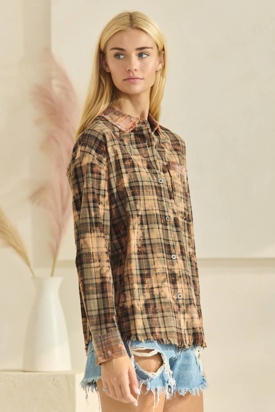 Oddi – wholesale Tröja med knappar – Dam – Plus Spotted Bleach tvättad dunskjorta1