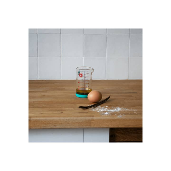 Precision Measuring Glass with Silicone Base - 200 ml for wholesale by Pebbly France