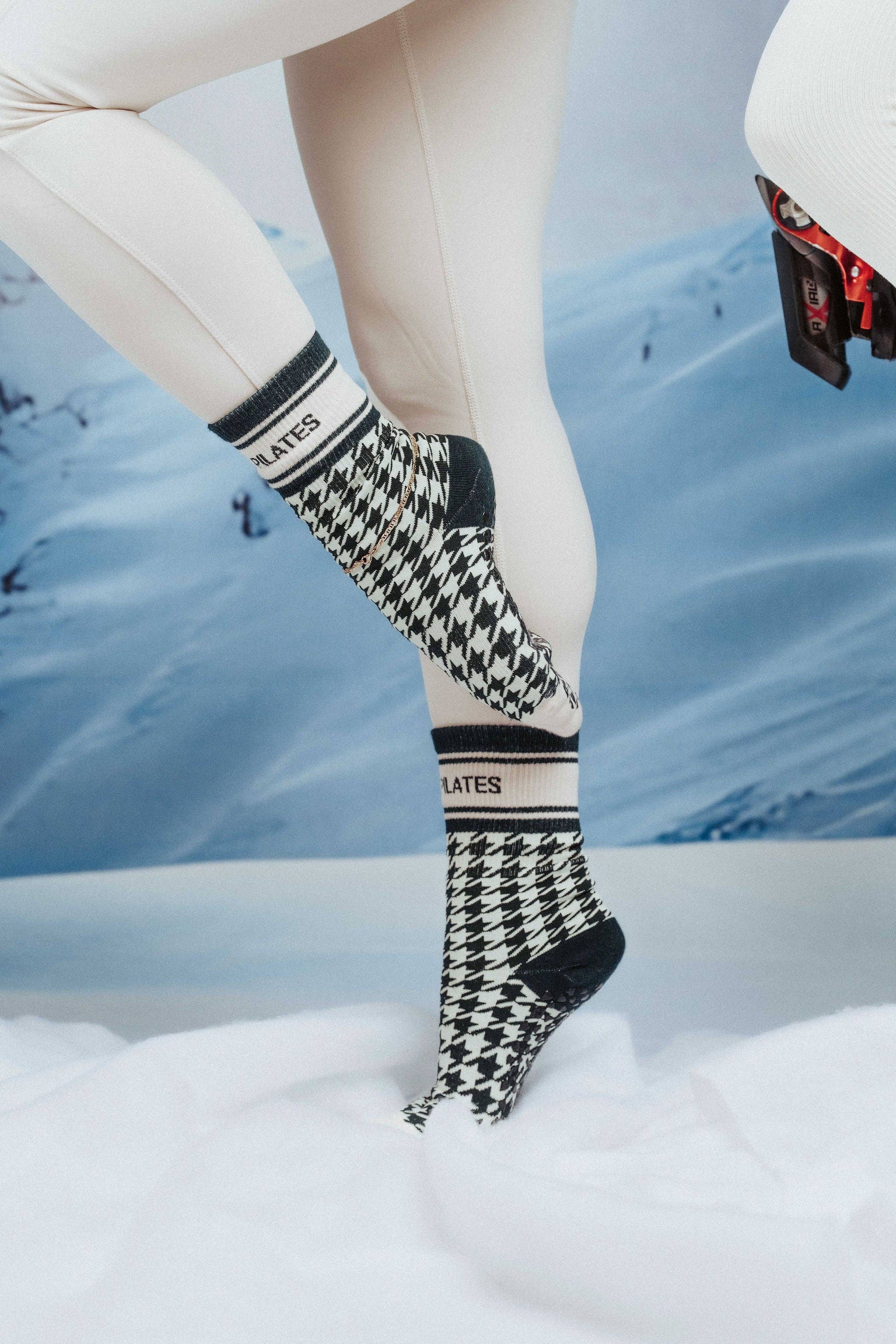 Pilates Honey - Vendita all'ingrosso Calzini - Donna - La Maglia Girocollo Pied de Poule The Slopes3